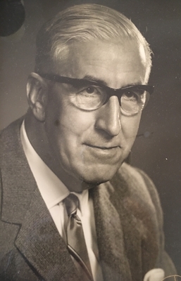 Stuart Duncan Davies, the chief designer of Arvo Vulcan
      and maternal grandfather of Guy Kennett